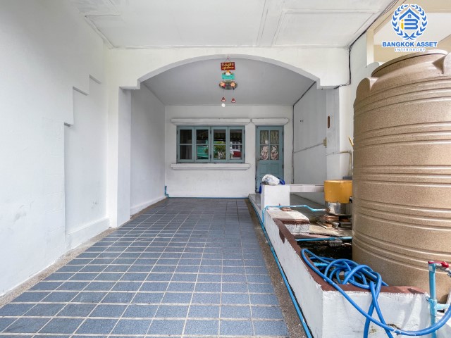 *****ทาวน์เฮ้าส์มือสอง นนทบุรี ม.นันทนาการ์เด้นท์1 ราชพฤกษ์  เนื้อที่กว้างถึง 19 ตร.ว. ฟังก์ชัน 2 ห้องนอน 2 ห้องน้ำ 1 ที่จอดรถ บ้านสวย สภาพภายในพร้อมเข้าอยู่ได้เลย โครงการตั้งบนทำเลดี เชื่อมต่อถนนราชพฤกษ์, ถนนรัตนาธิเบศร์ ใกล้รถไฟฟ้าสายสีม่วง "สถานีบางรักน้อยท่าอิฐ" และทางด่วน "งามวงศ์วาน"